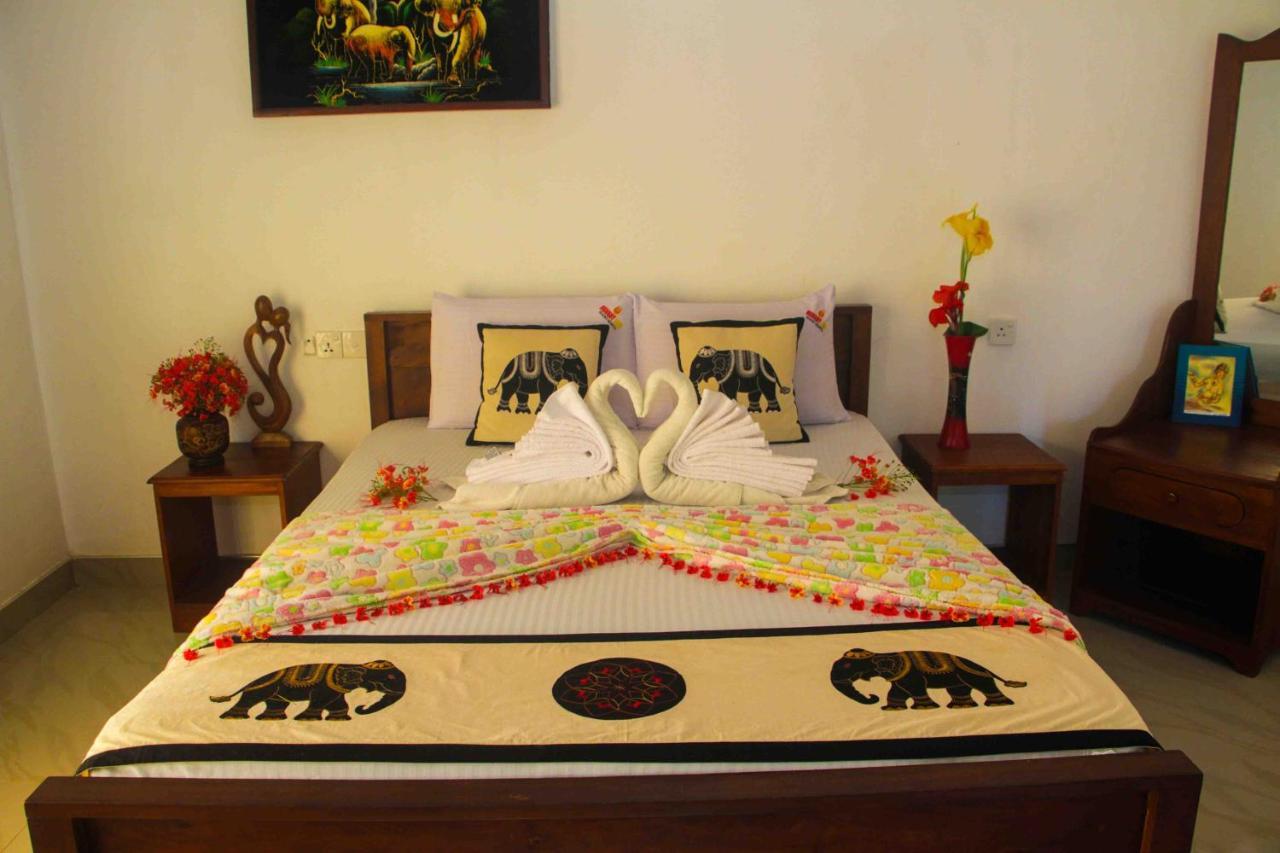 Hungry Lion Sigiriya Hotel Exterior photo