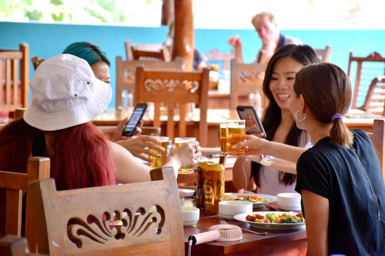 Hungry Lion Sigiriya Hotel Exterior photo