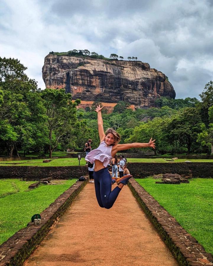 Hungry Lion Sigiriya Hotel Exterior photo