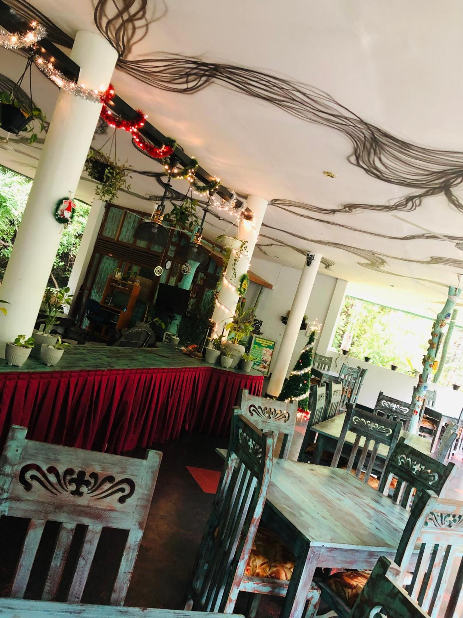 Hungry Lion Sigiriya Hotel Exterior photo